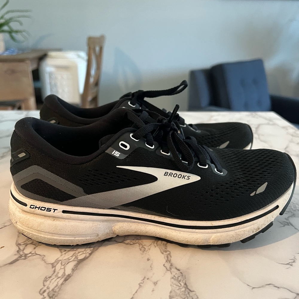 Brooks Ghost 15 - Women’s size 7.5 - black and white